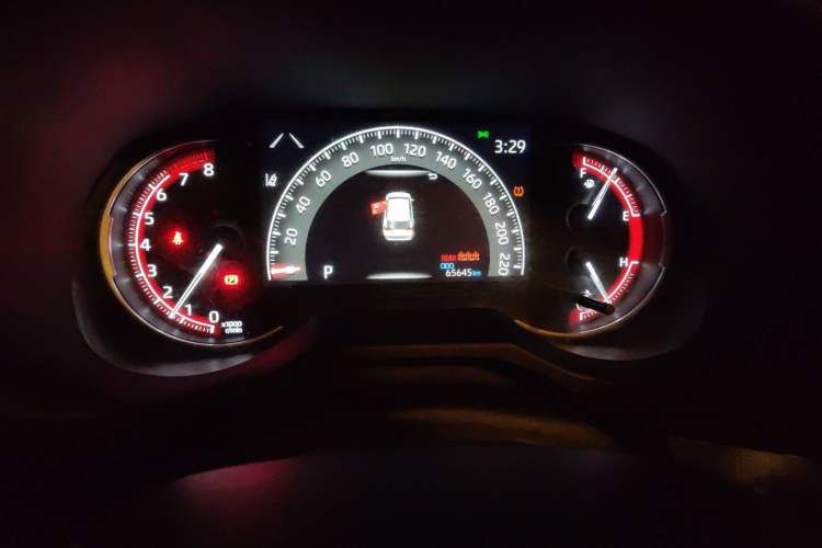 Used Toyota RAV4 2021 2.0L CVT Two-Wheel Drive Fashion PLUS Edition Odometer Close Up