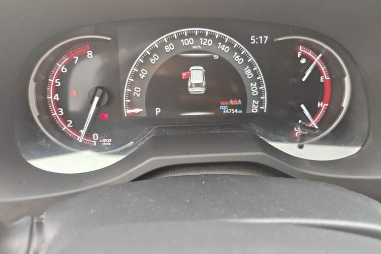 Used Toyota RAV4 2021 2.0L CVT Two-Wheel Drive Fashion Edition Odometer Close Up