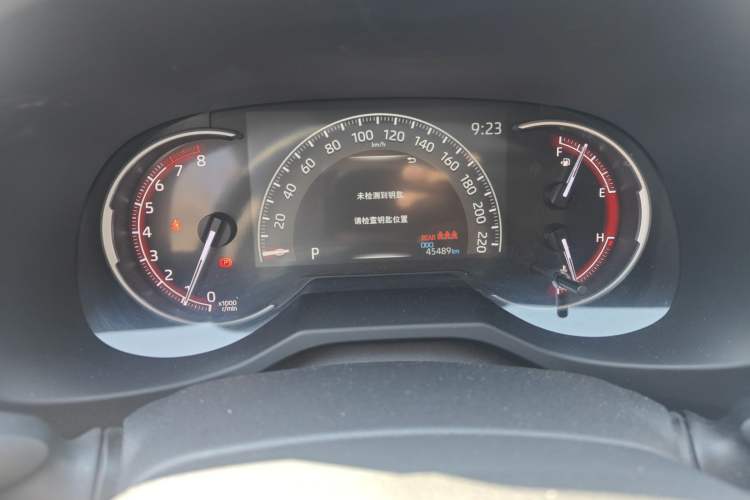 Used Toyota RAV4 2021 2.0L CVT Two-Wheel Drive Fashion Edition Odometer Close Up