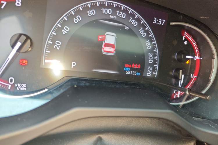 Used Toyota RAV4 2021 2.0L CVT Two-Wheel Drive Fashion PLUS Edition Odometer Close Up