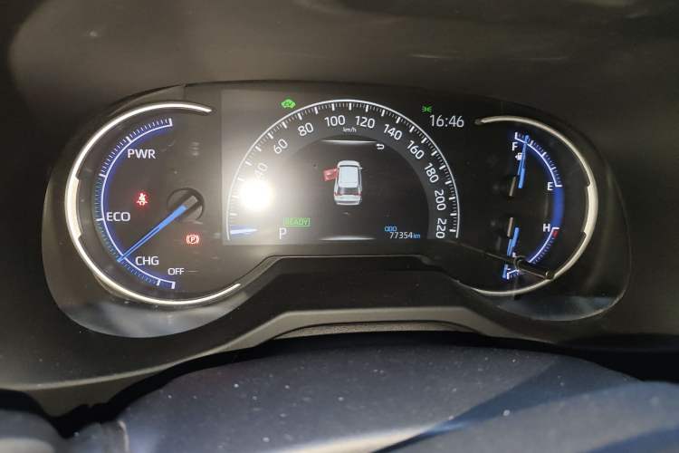Used Toyota RAV4 2021 Revised Version Dual-Motor Hybrid 2.5L E-CVT Two-Wheel Drive Elite Edition Odometer Close Up