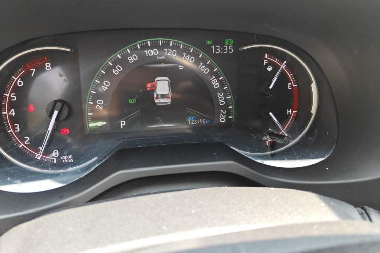Used Toyota RAV4 2021 2.0L CVT Two-Wheel Drive Fashion PLUS Edition Odometer Close Up