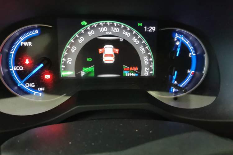 Used Toyota RAV4 2021 Dual-Engine 2.5L E-CVT Four-Wheel Drive Elite PLUS Edition Odometer Close Up