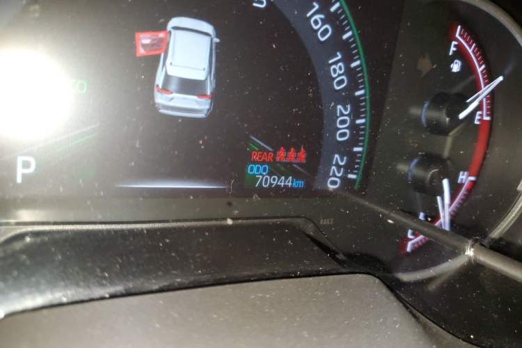 Used Toyota RAV4 2021 2.0L CVT Two-Wheel Drive Fashion Edition Odometer Close Up