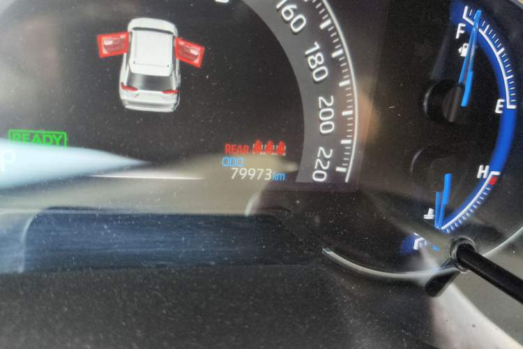 Used Toyota RAV4 2021 Dual-Engine 2.5L E-CVT Two-Wheel Drive Elite Edition Odometer Close Up