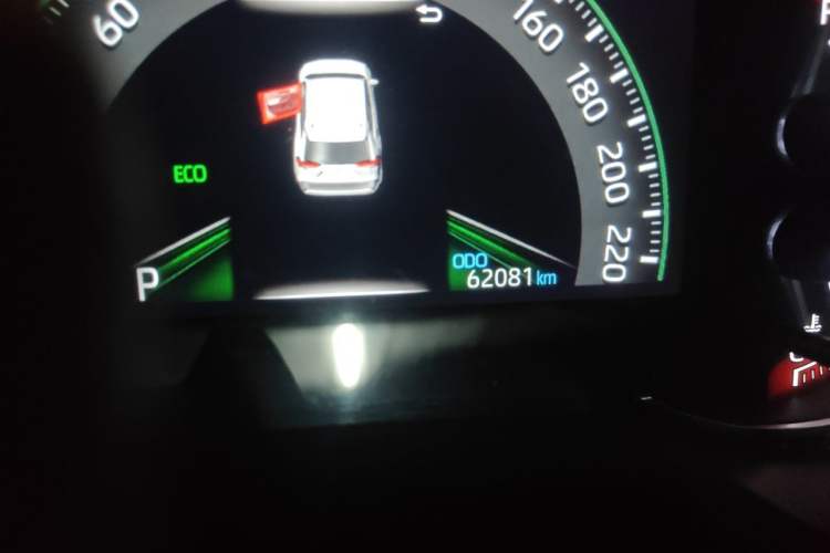 Used Toyota RAV4 2021 2.0L CVT Two-Wheel Drive Fashion PLUS Edition Odometer Close Up