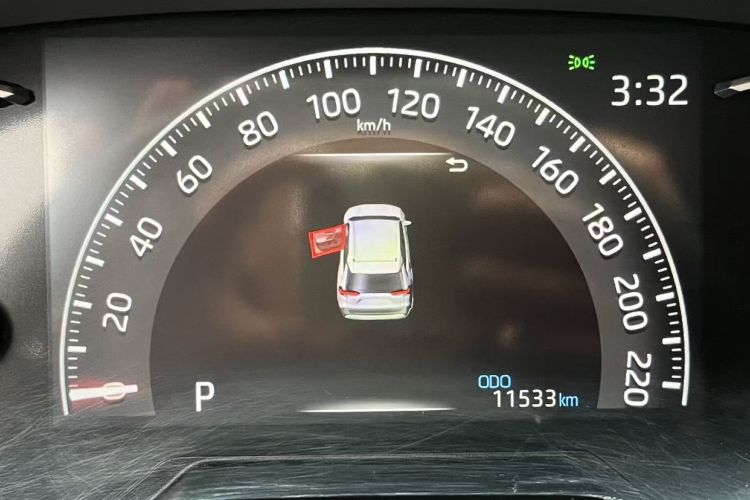 Used Toyota RAV4 2021 2.0L CVT Two-Wheel Drive Fashion Edition Odometer Close Up