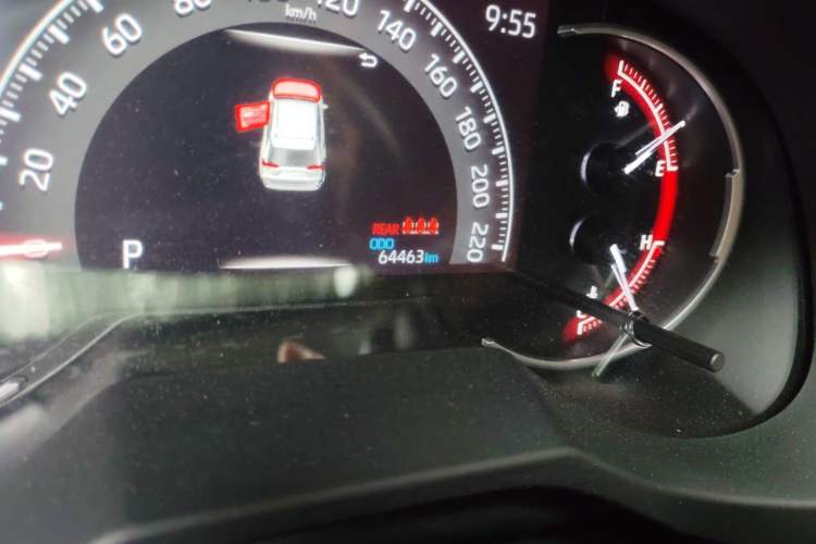 Used Toyota RAV4 2021 2.0L CVT Two-Wheel Drive Fashion PLUS Edition Odometer Close Up