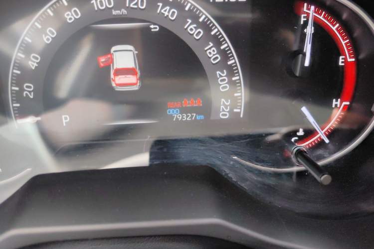 Used Toyota RAV4 2021 2.0L CVT Two-Wheel Drive Fashion PLUS Edition Odometer Close Up