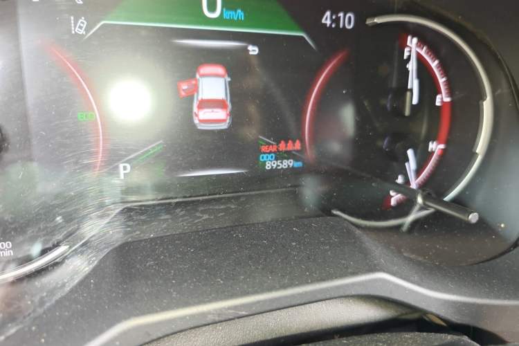 Used Toyota RAV4 2021 2.0L CVT Two-Wheel Drive Fashion Edition Odometer Close Up