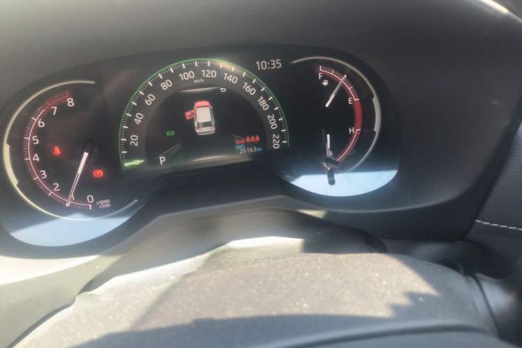 Used Toyota RAV4 2021 2.0L CVT Two-Wheel Drive Fashion PLUS Edition Odometer Close Up