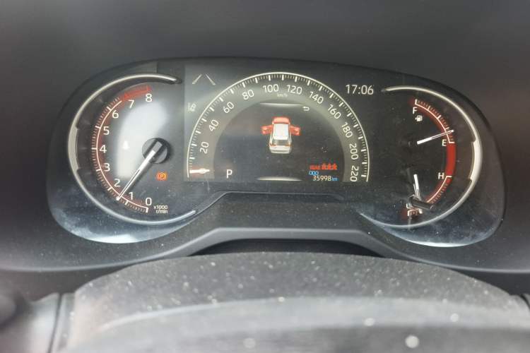 Used Toyota RAV4 2021 2.0L CVT Two-Wheel Drive Fashion PLUS Edition Odometer Close Up
