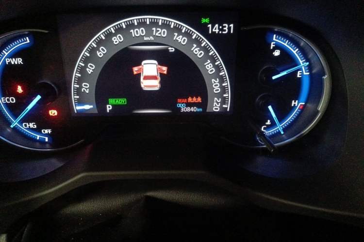 Used Toyota RAV4 2021 Dual-Engine 2.5L E-CVT Four-Wheel Drive Elite PLUS Edition Odometer Close Up