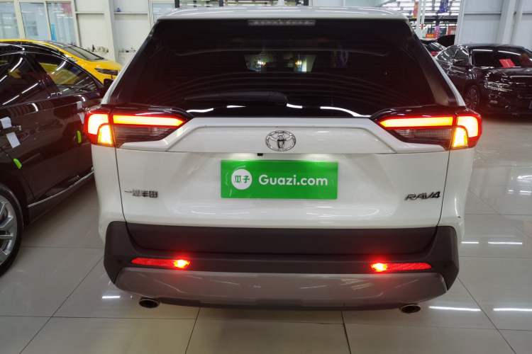 Used Toyota RAV4 2021 2.0L CVT Two-Wheel Drive Fashion PLUS Edition Rear
