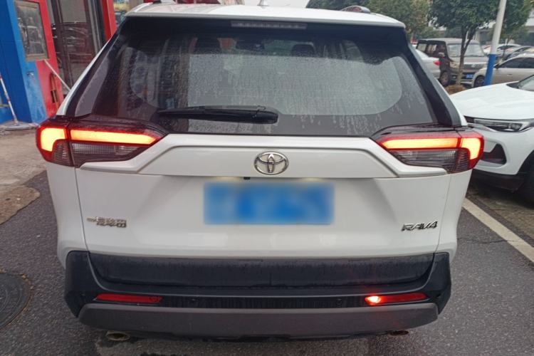 Used Toyota RAV4 2021 2.0L CVT Two-Wheel Drive Fashion Edition Rear