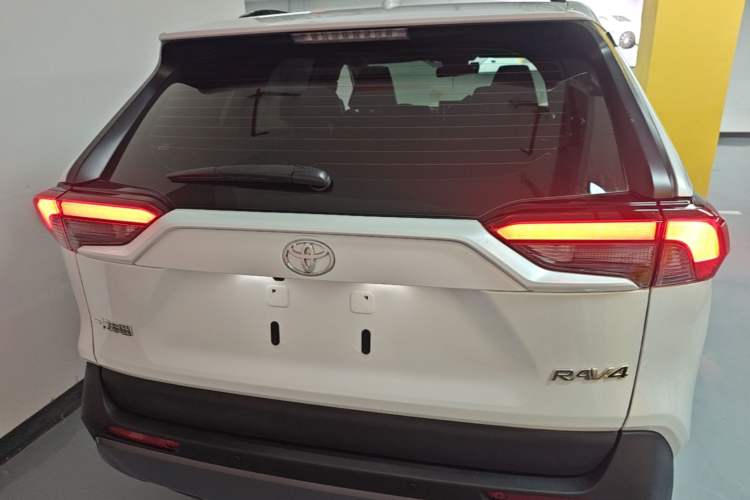 Used Toyota RAV4 2021 2.0L CVT Two-Wheel Drive Fashion PLUS Edition Rear