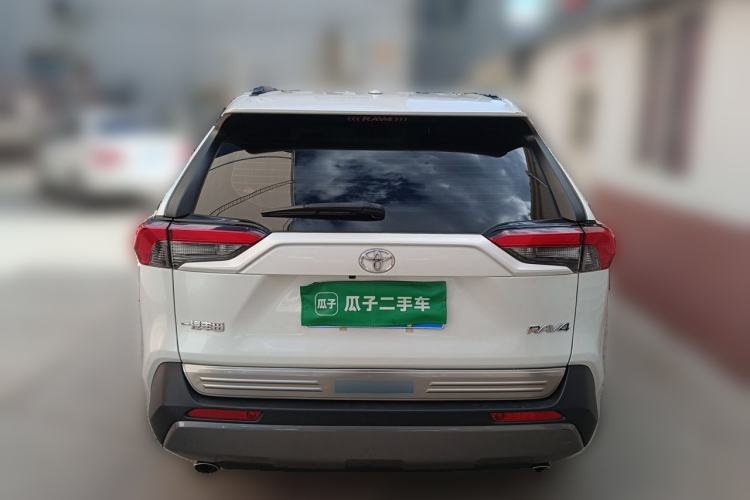 Used Toyota RAV4 2021 2.0L CVT Two-Wheel Drive Fashion Edition Rear
