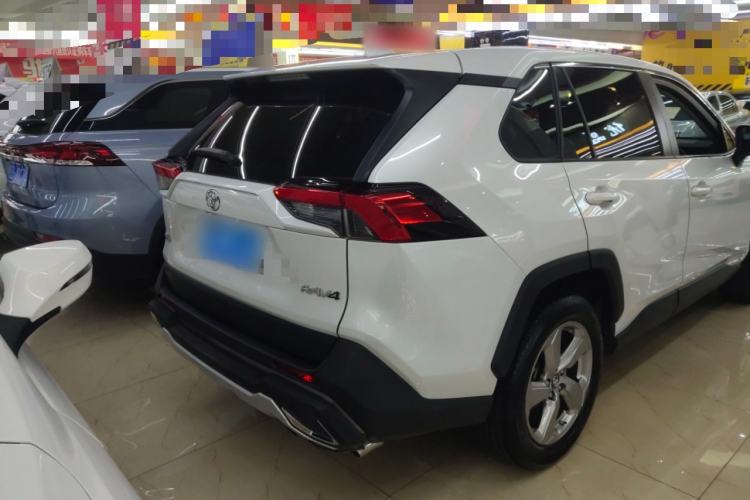 Used Toyota RAV4 2021 2.0L CVT Two-Wheel Drive Fashion Edition Rear
