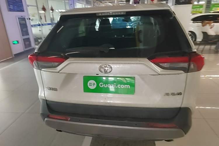 Used Toyota RAV4 2021 2.0L CVT Two-Wheel Drive Fashion PLUS Edition Rear