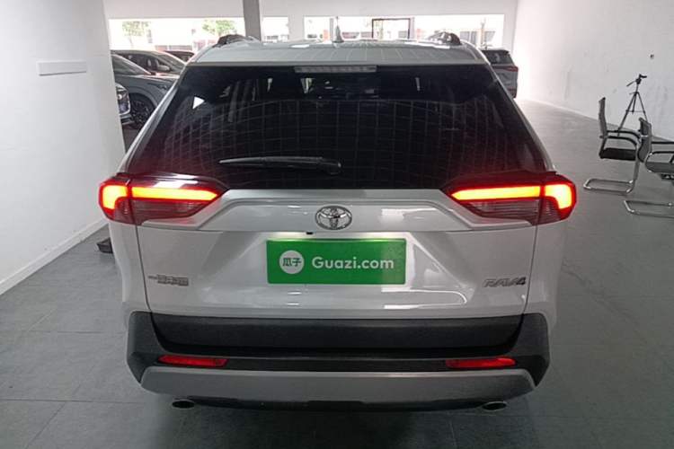 Used Toyota RAV4 2021 2.0L CVT Two-Wheel Drive Fashion PLUS Edition Rear