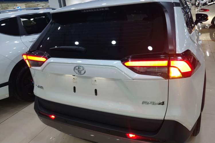 Used Toyota RAV4 2021 2.0L CVT Two-Wheel Drive Fashion PLUS Edition Rear