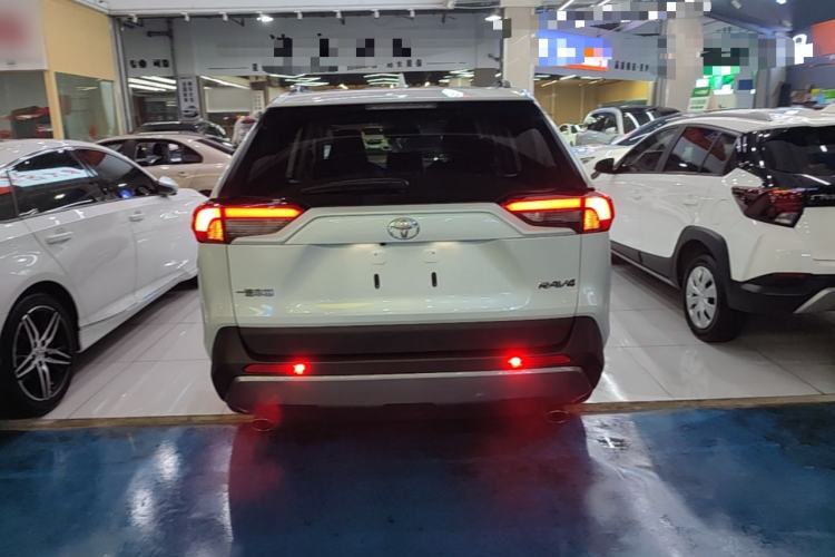 Used Toyota RAV4 2021 2.0L CVT Two-Wheel Drive Fashion PLUS Edition Rear