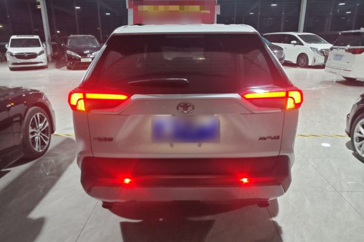 Used Toyota RAV4 2021 2.0L CVT Two-Wheel Drive Fashion Edition Rear