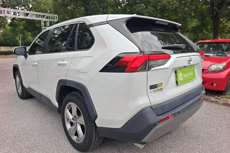 Used Toyota RAV4 2021 2.0L CVT Two-Wheel Drive Fashion Edition Rear Left 45 Deg