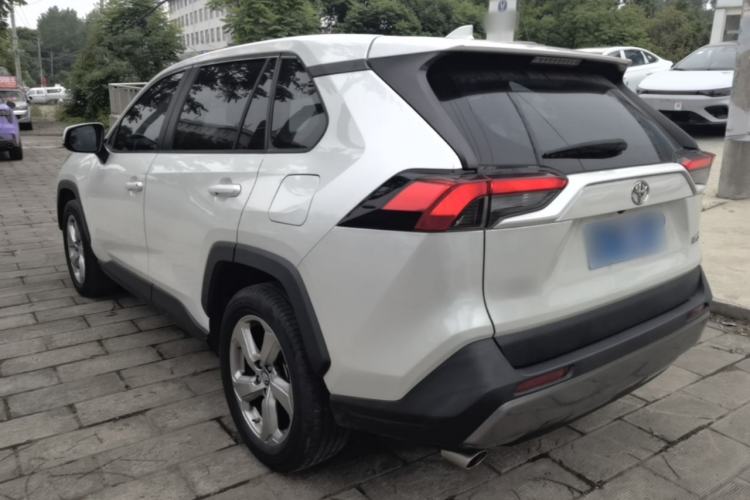 Used Toyota RAV4 2021 2.0L CVT Two-Wheel Drive Fashion PLUS Edition Rear Left 45 Deg