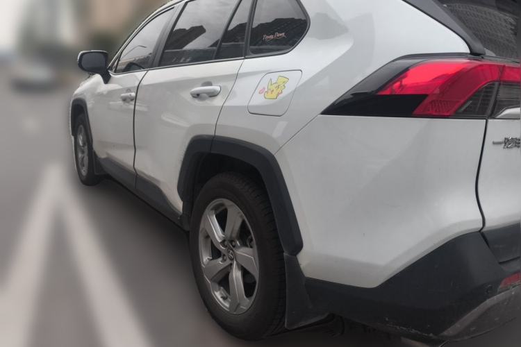 Used Toyota RAV4 2021 2.0L CVT Two-Wheel Drive Fashion Edition Rear Left 45 Deg
