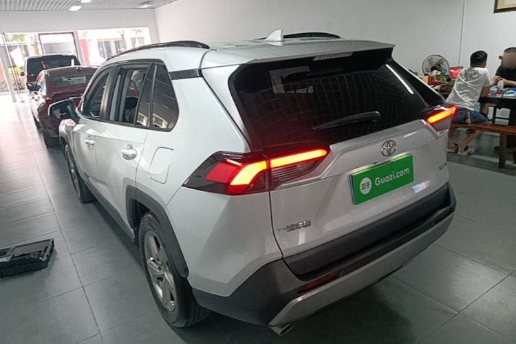 Used Toyota RAV4 2021 2.0L CVT Two-Wheel Drive Fashion PLUS Edition Rear Left 45 Deg