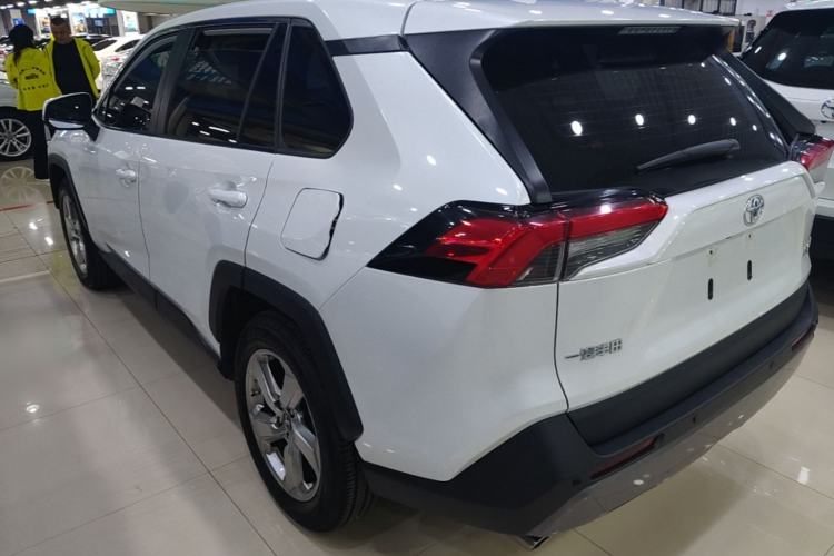 Used Toyota RAV4 2021 2.0L CVT Two-Wheel Drive Fashion PLUS Edition Rear Left 45 Deg