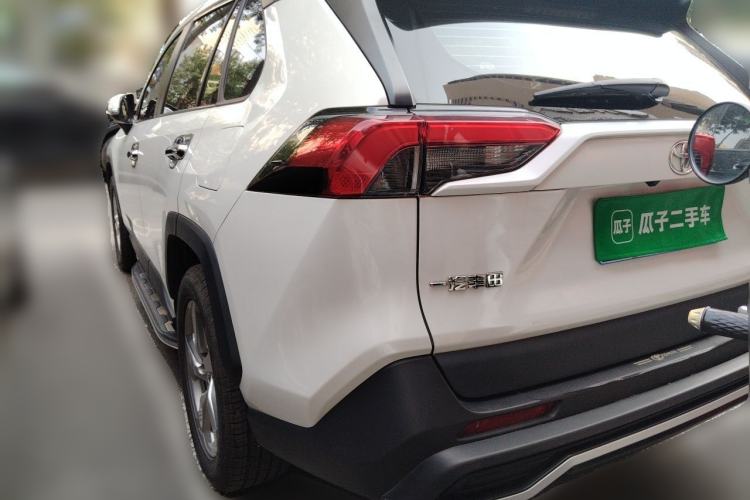 Used Toyota RAV4 2021 2.0L CVT Two-Wheel Drive Fashion PLUS Edition Rear Left 45 Deg