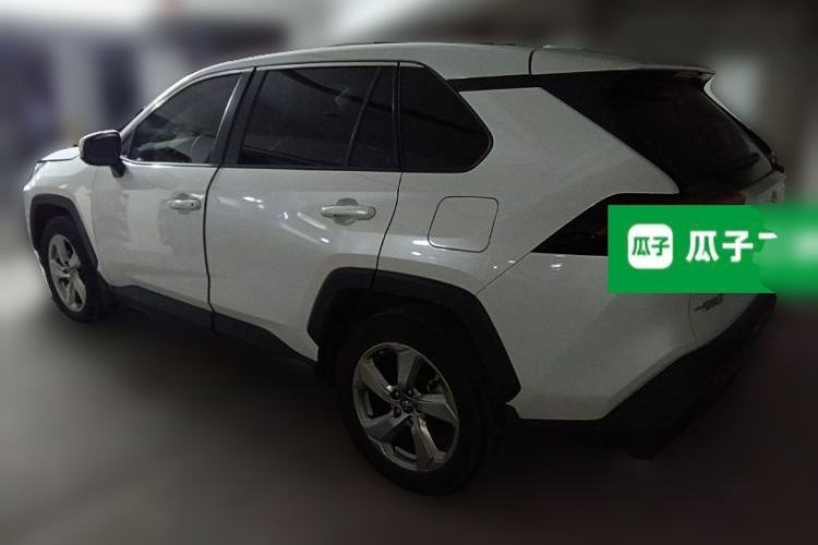 Used Toyota RAV4 2021 2.0L CVT Two-Wheel Drive Fashion Edition Rear Left 45 Deg