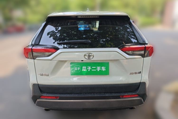 Used Toyota RAV4 2021 2.0L CVT Two-Wheel Drive Fashion Edition Rear