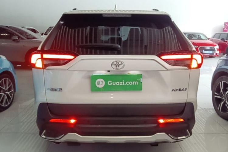 Used Toyota RAV4 2021 2.0L CVT Two-Wheel Drive Fashion Edition Rear
