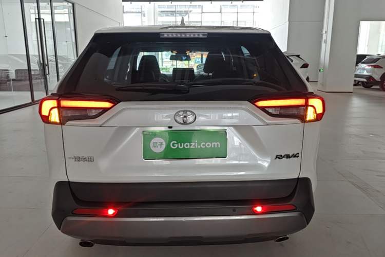Used Toyota RAV4 2021 2.0L CVT Two-Wheel Drive Fashion PLUS Edition Rear