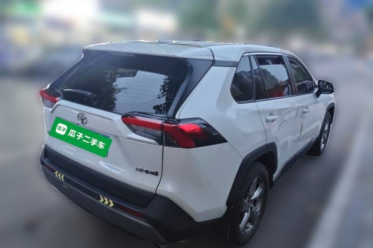 Used Toyota RAV4 2021 2.0L CVT Two-Wheel Drive Fashion PLUS Edition Rear Right 45 Deg