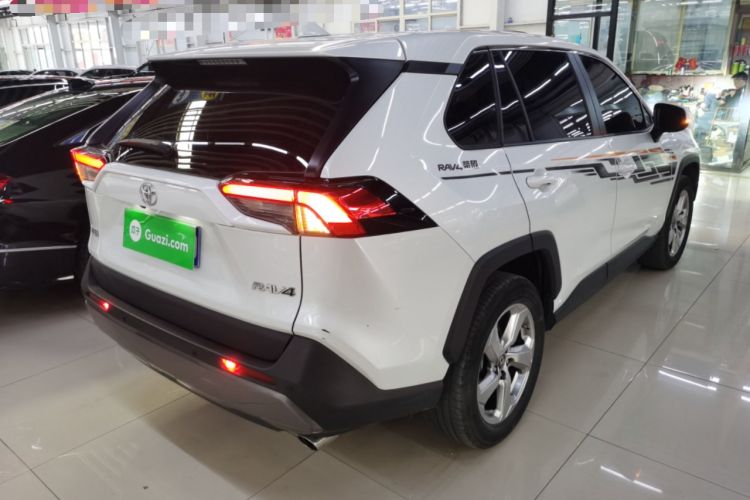 Used Toyota RAV4 2021 2.0L CVT Two-Wheel Drive Fashion PLUS Edition Rear Right 45 Deg