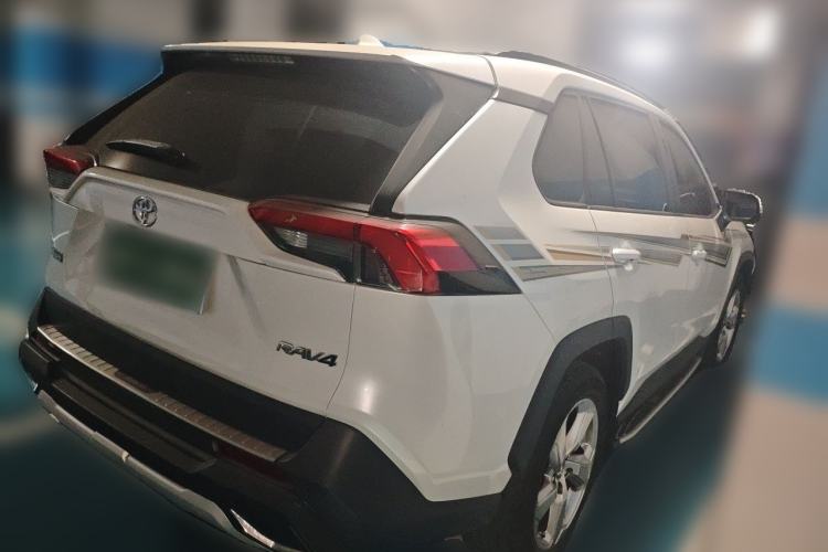 Used Toyota RAV4 2021 2.0L CVT Two-Wheel Drive Fashion PLUS Edition Rear Right 45 Deg