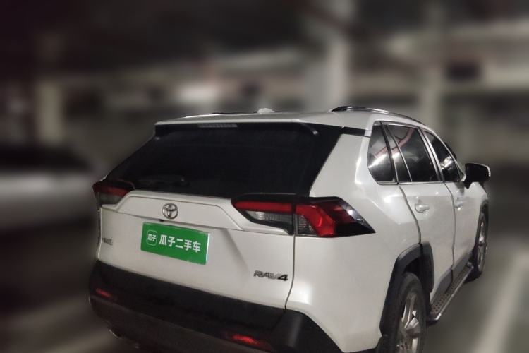 Used Toyota RAV4 2021 2.0L CVT Two-Wheel Drive Fashion PLUS Edition Rear Right 45 Deg