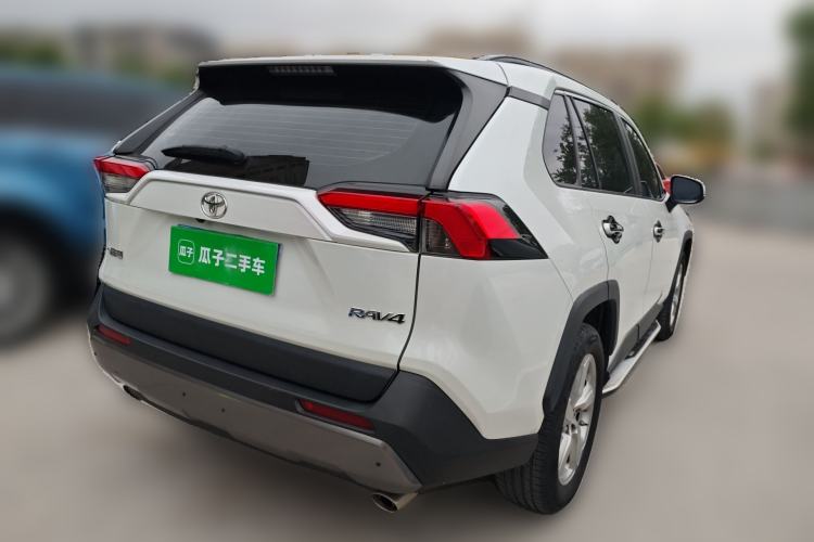 Used Toyota RAV4 2021 2.0L CVT Two-Wheel Drive Fashion PLUS Edition Rear Right 45 Deg