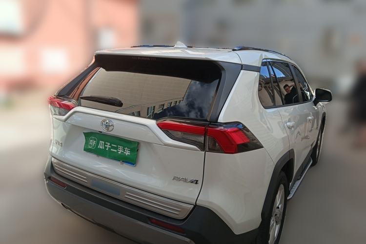 Used Toyota RAV4 2021 2.0L CVT Two-Wheel Drive Fashion Edition Rear Right 45 Deg