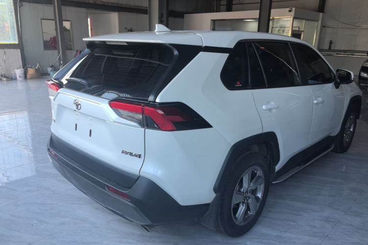 Used Toyota RAV4 2021 2.0L CVT Two-Wheel Drive Fashion PLUS Edition Rear Right 45 Deg