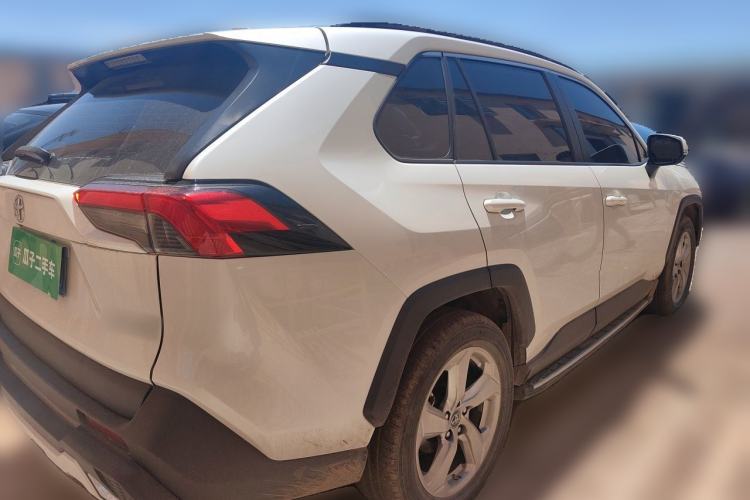 Used Toyota RAV4 2021 2.0L CVT Two-Wheel Drive Fashion Edition Rear Right 45 Deg