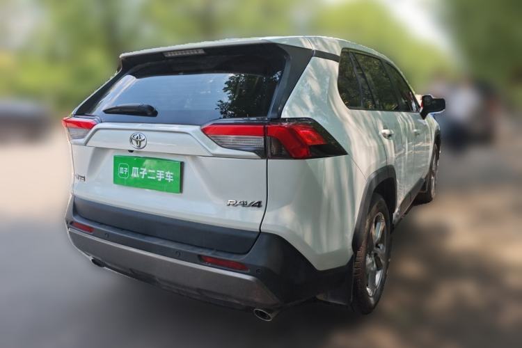 Used Toyota RAV4 2021 2.0L CVT Two-Wheel Drive Fashion PLUS Edition Rear Right 45 Deg
