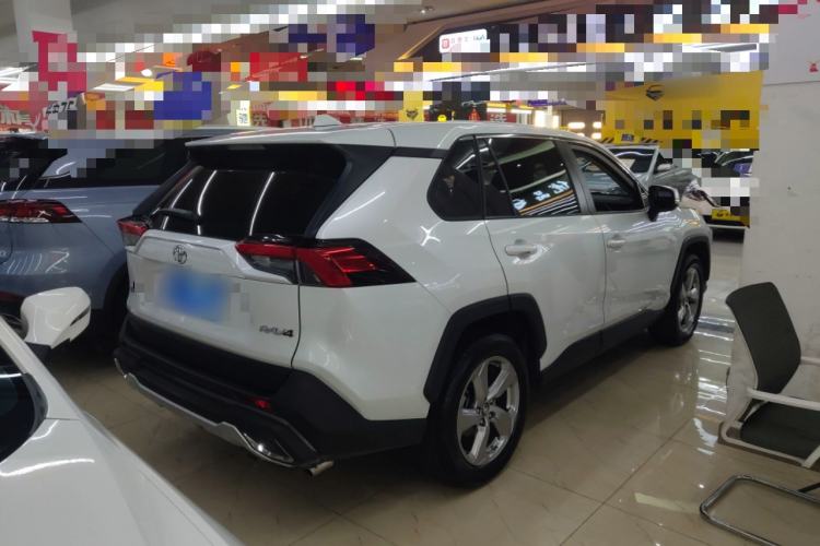 Used Toyota RAV4 2021 2.0L CVT Two-Wheel Drive Fashion Edition Rear Right 45 Deg