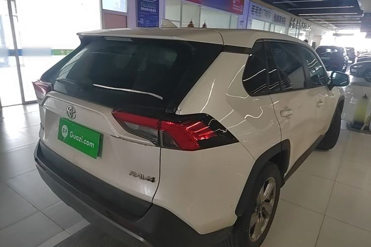 Used Toyota RAV4 2021 2.0L CVT Two-Wheel Drive Fashion PLUS Edition Rear Right 45 Deg
