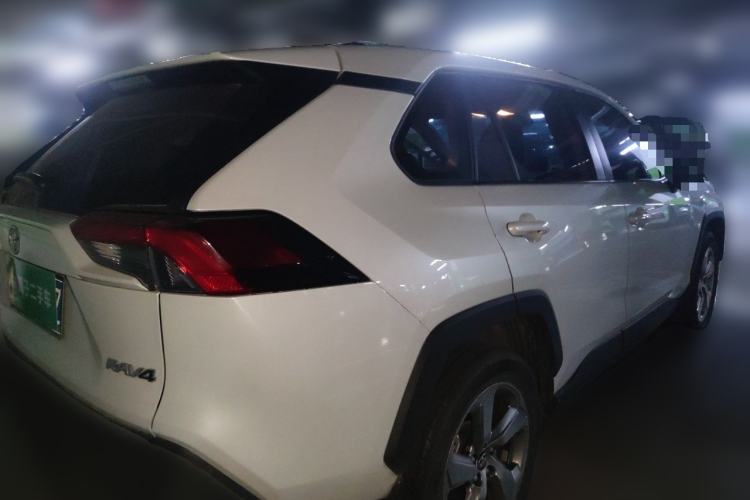 Used Toyota RAV4 2021 2.0L CVT Two-Wheel Drive Fashion PLUS Edition Rear Right 45 Deg