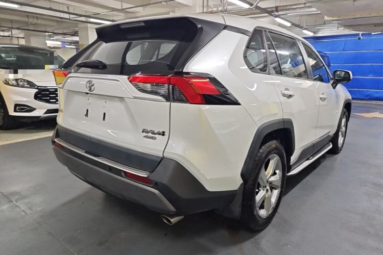 Used Toyota RAV4 2021 2.0L CVT Two-Wheel Drive Fashion Edition Rear Right 45 Deg